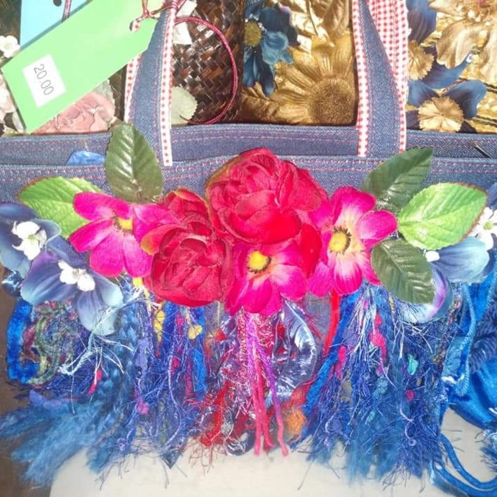 Ladies Purses - Picture 16 of 16